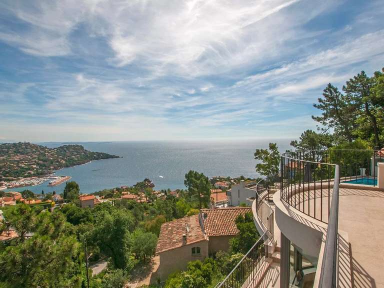 Villa Saint-Raphaël - 5 chambres - 250m²