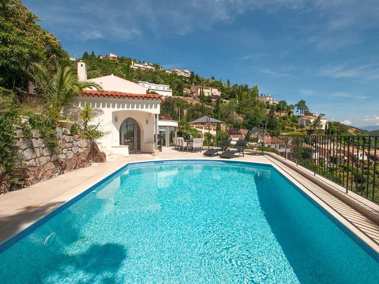 Villa Saint-Raphaël - 5 chambres - 250m²