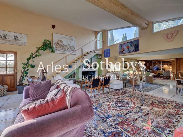 Maison Saintes-Maries-de-la-Mer - 7 chambres - 323m²