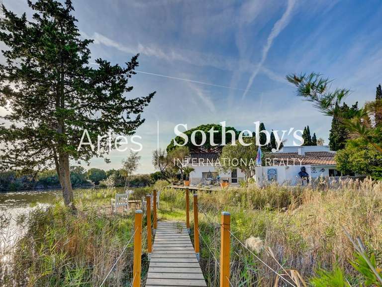 Maison Saintes-Maries-de-la-Mer - 7 chambres - 323m²
