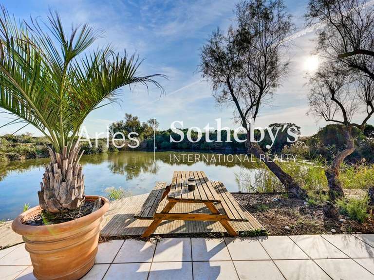 Maison Saintes-Maries-de-la-Mer - 7 chambres - 323m²