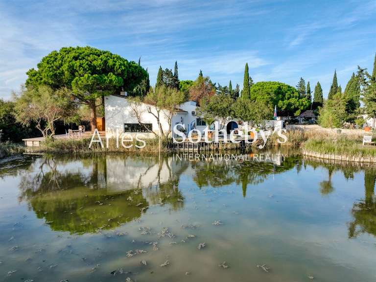 Maison Saintes-Maries-de-la-Mer - 7 chambres - 323m²