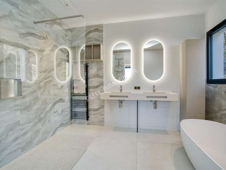 House Grimaud - 5 bedrooms - 200m²