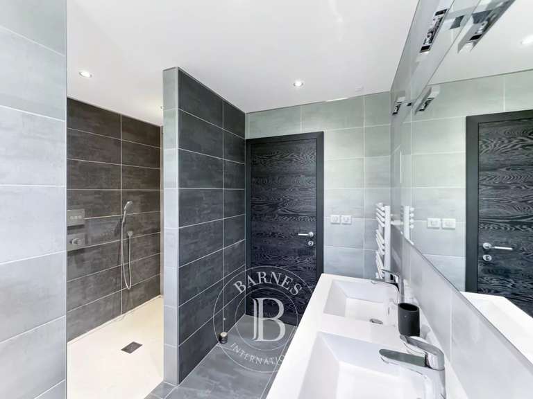 Maison Aix-les-Bains - 5 chambres - 470m²