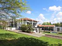 Location maison 11 pièces