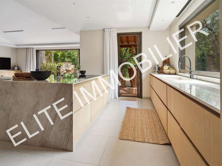 Maison Gassin - 5 chambres - 237m²
