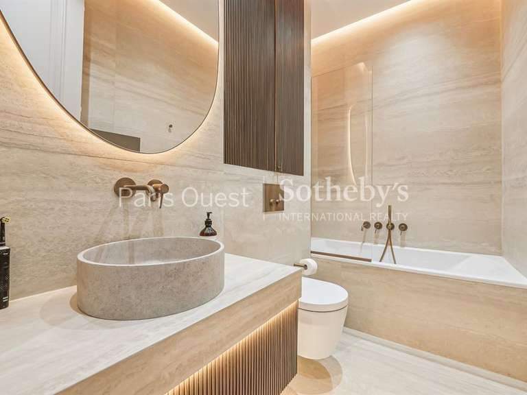 Appartement Paris 16e - 3 chambres - 194m²