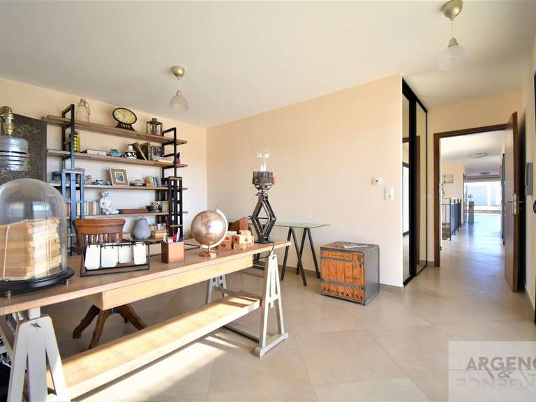 Villa Castelnau-le-Lez - 3 bedrooms - 216m²