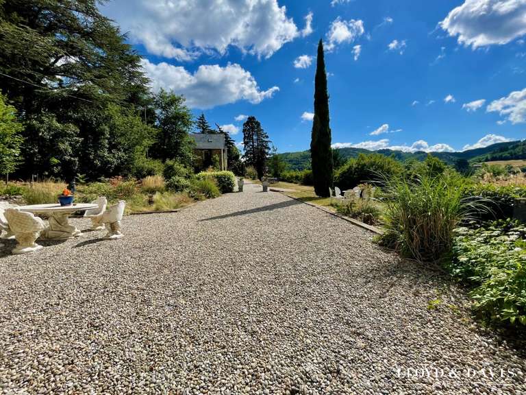 Château Lamastre - 19 chambres - 1000m²