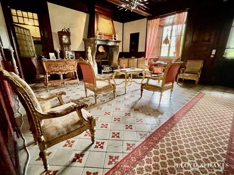 Château Lamastre - 19 chambres - 1000m²