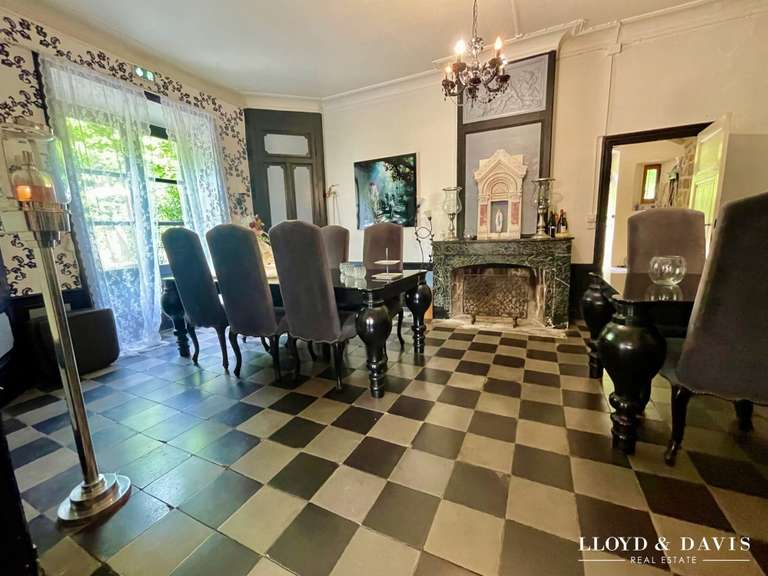 Château Lamastre - 19 chambres - 1000m²