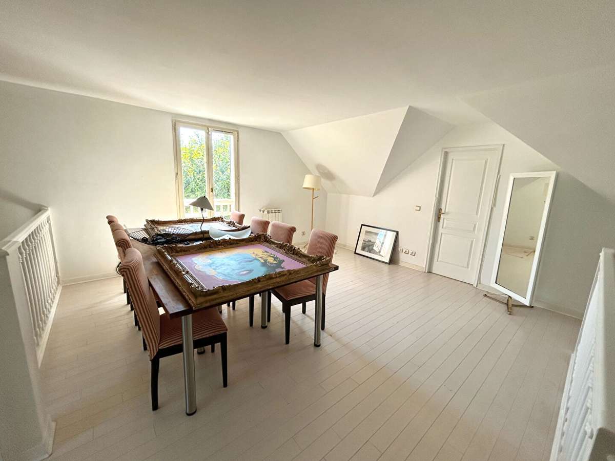 Maison Chambourcy