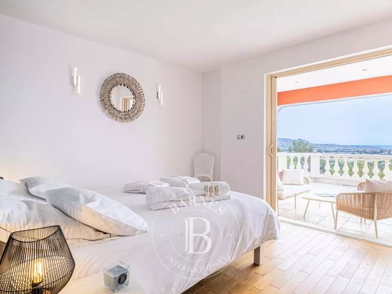 Villa with Sea view Mandelieu-la-Napoule - 5 bedrooms - 250m²