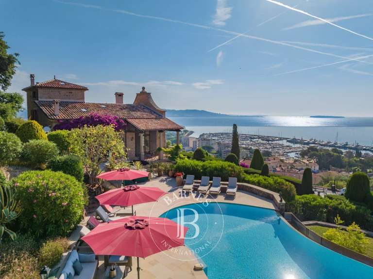 Villa with Sea view Mandelieu-la-Napoule - 5 bedrooms - 180m²