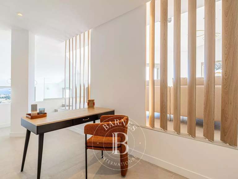 Villa with Sea view Mandelieu-la-Napoule - 4 bedrooms - 301m²
