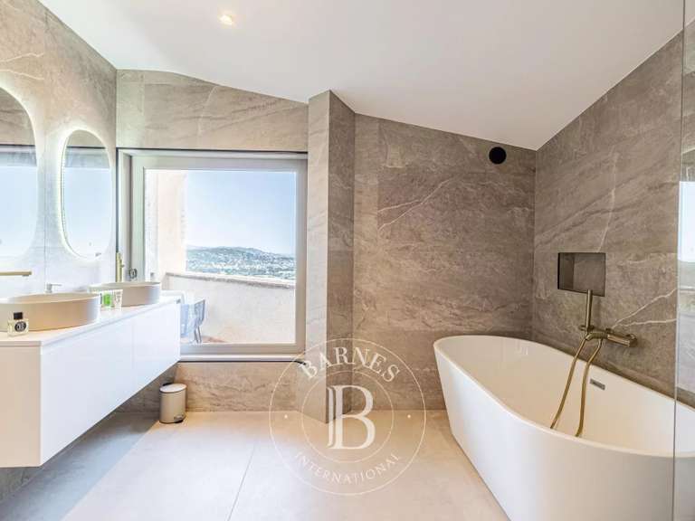 Villa with Sea view Mandelieu-la-Napoule - 4 bedrooms - 301m²