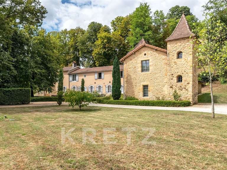 Castle Fleurac - 23 bedrooms - 2700m²