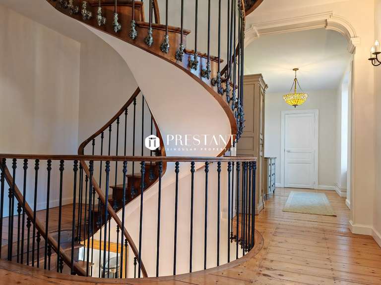 House Angoulême - 12 bedrooms - 755m²