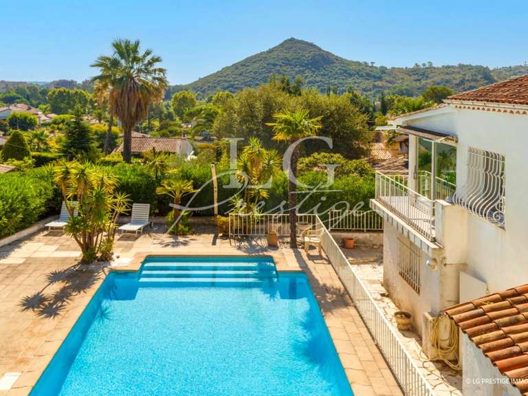 Villa Mandelieu-la-Napoule - 4 chambres - 199m²