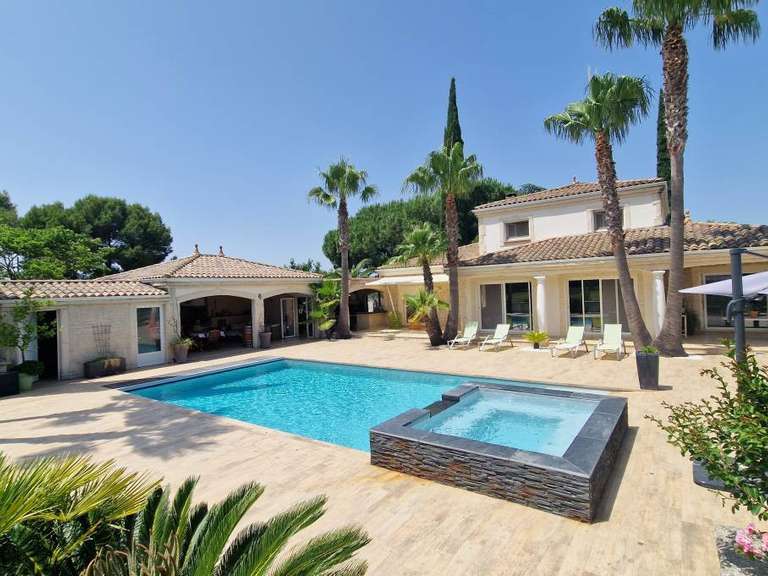 Villa Pézenas - 5 chambres - 220m²