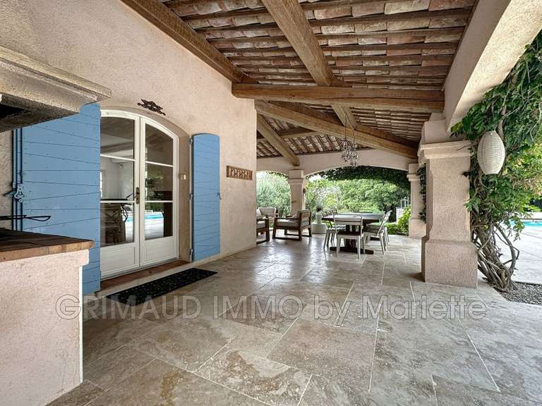 Villa Plan-de-la-Tour - 4 bedrooms - 131m²