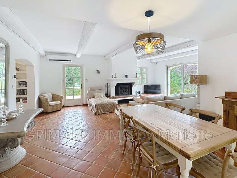 Villa Plan-de-la-Tour - 4 bedrooms - 131m²