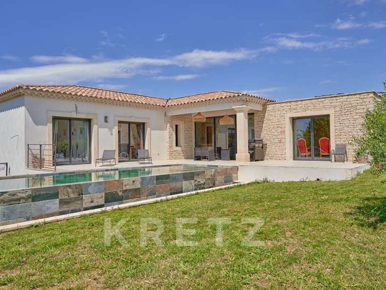 Maison Chusclan - 4 chambres - 190m²
