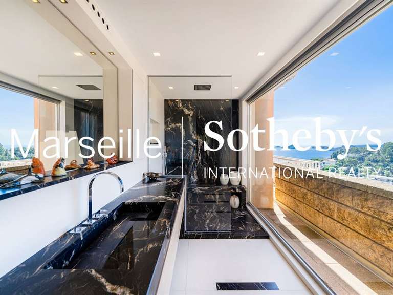 Apartment with Sea view Marseille 7e - 4 bedrooms - 320m²