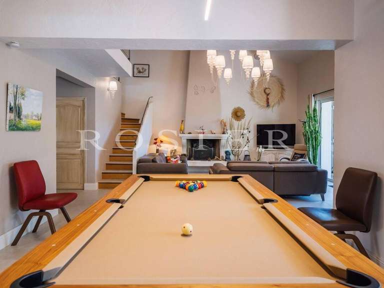 Villa L'Isle-sur-la-Sorgue - 4 bedrooms - 225m²