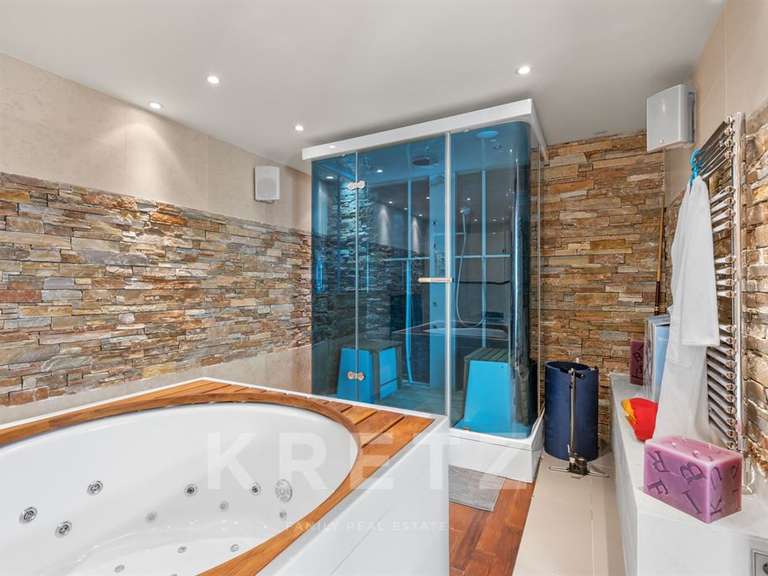 Maison Biot - 6 chambres - 556m²