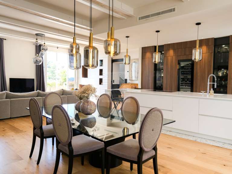 Maison La Colle-sur-Loup - 4 chambres - 200m²