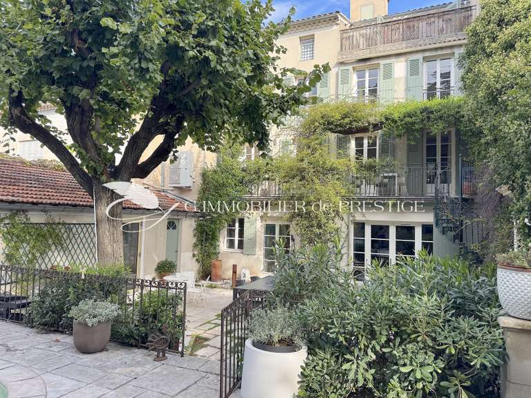 Maison Carpentras - 5 chambres - 285m²
