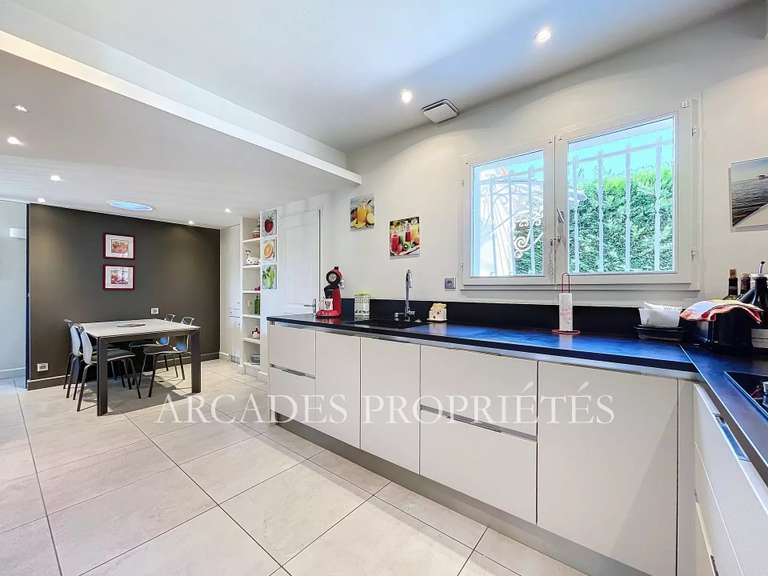 House Mérignac - 3 bedrooms - 181m²
