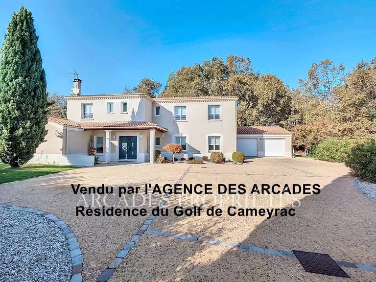 Maison Saint-Sulpice-et-Cameyrac - 5 chambres - 343m²