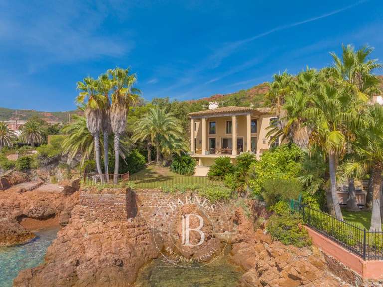Villa Saint-Raphaël - 5 chambres - 243m²