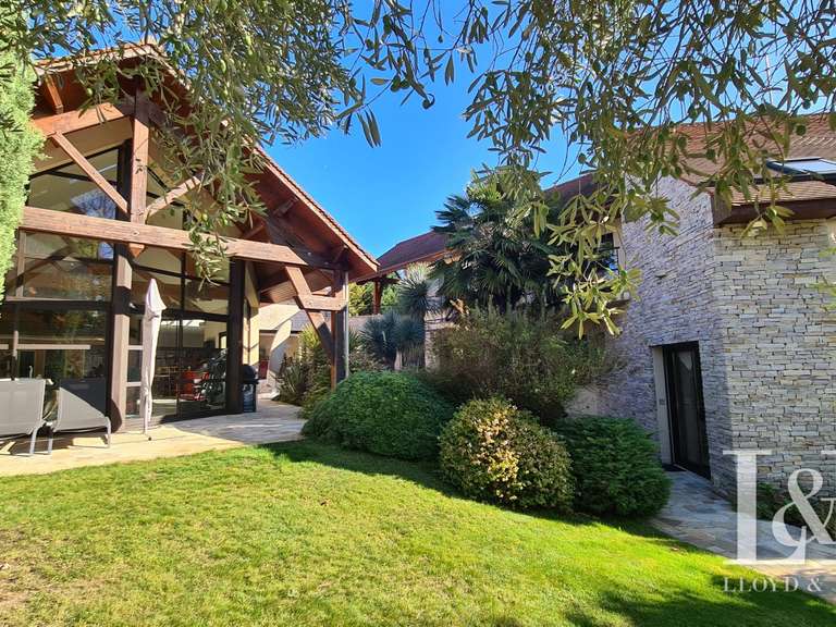 Maison Verrières-le-Buisson - 6 chambres - 482m²