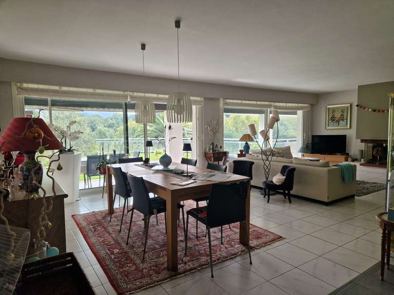 Maison Urrugne - 3 chambres - 238m²