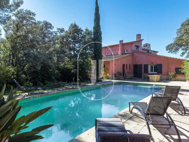 Villa Villeneuve-lès-Avignon - 7 chambres - 285m²