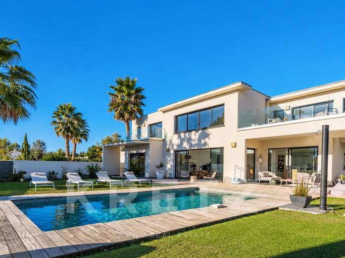 Maison Agde - 4 chambres - 237m²