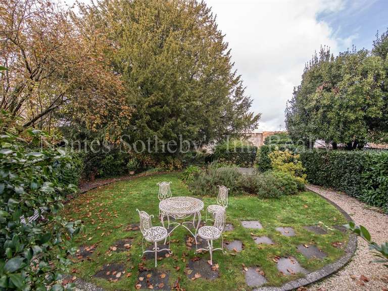 Maison La Roche-sur-Yon - 6 chambres - 419m²