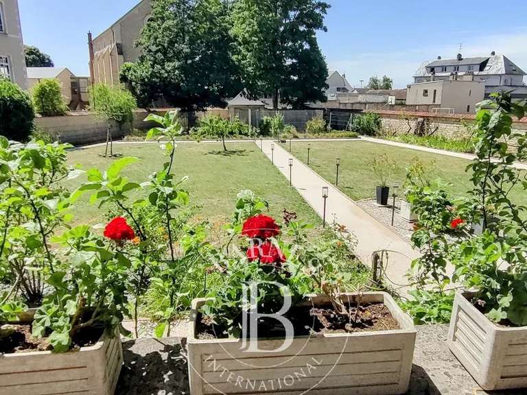 Maison Nevers - 9 chambres - 450m²