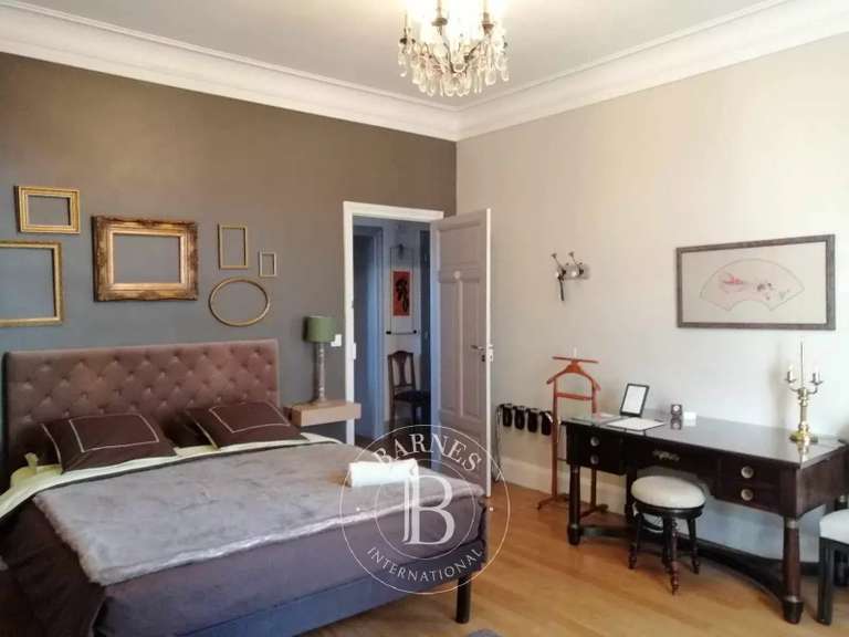 Maison Nevers - 9 chambres - 450m²