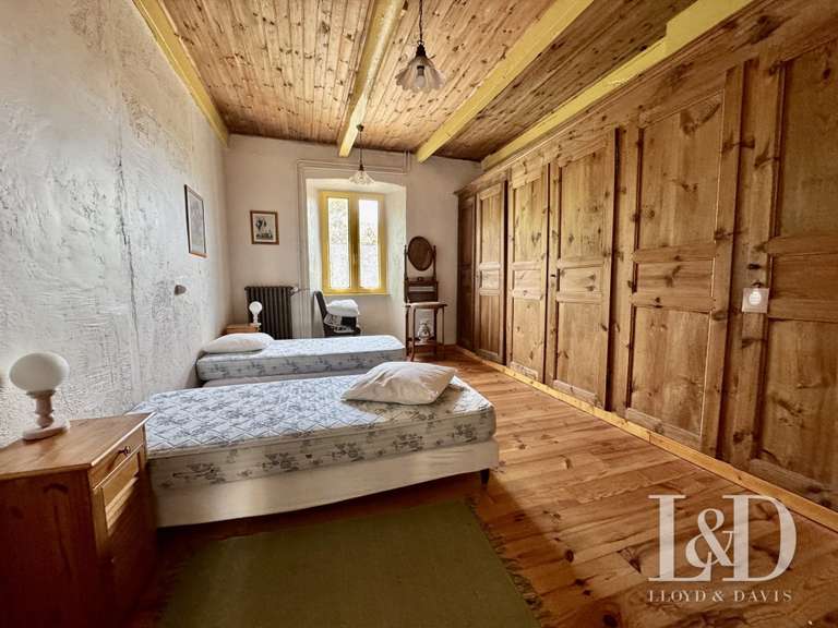Maison Lamastre - 30 chambres - 1490m²