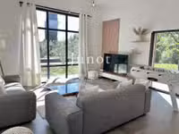 Location maison 8 pièces