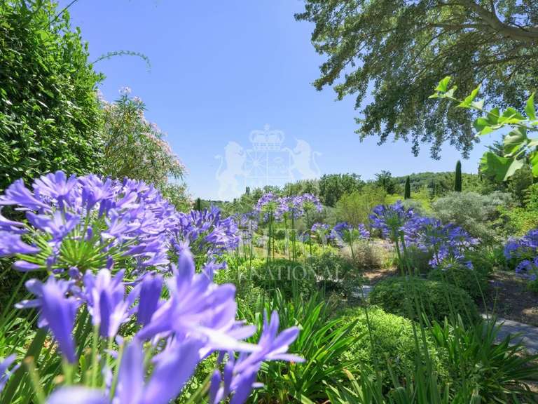 Villa Châteauneuf-Grasse - 4 bedrooms - 240m²