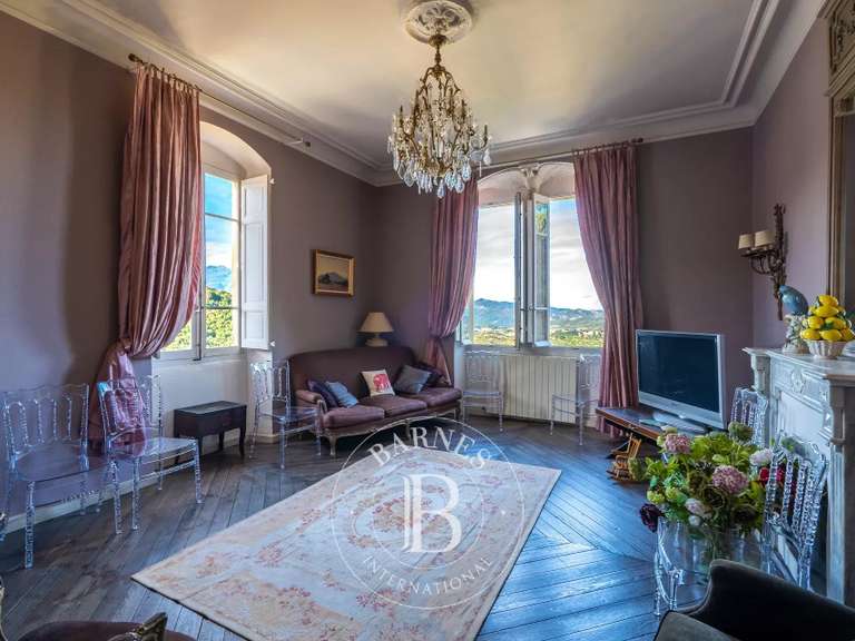 Castle Oletta - 7 bedrooms - 420m²