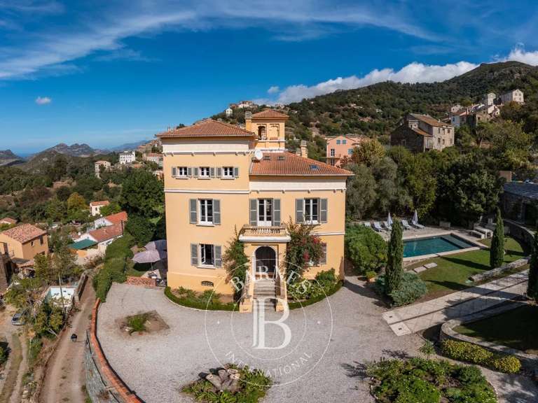 Castle Oletta - 7 bedrooms - 420m²