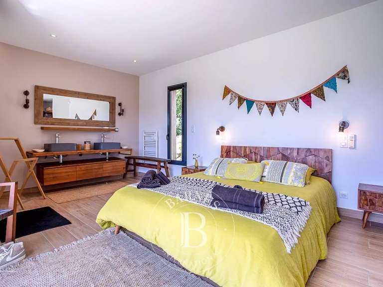 Villa Lumio - 5 bedrooms - 2198m²