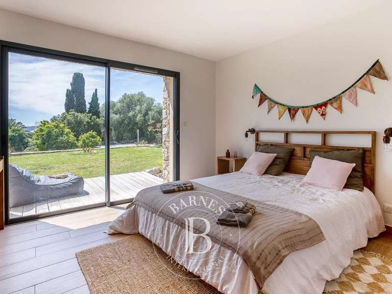 Villa Lumio - 5 bedrooms - 2198m²