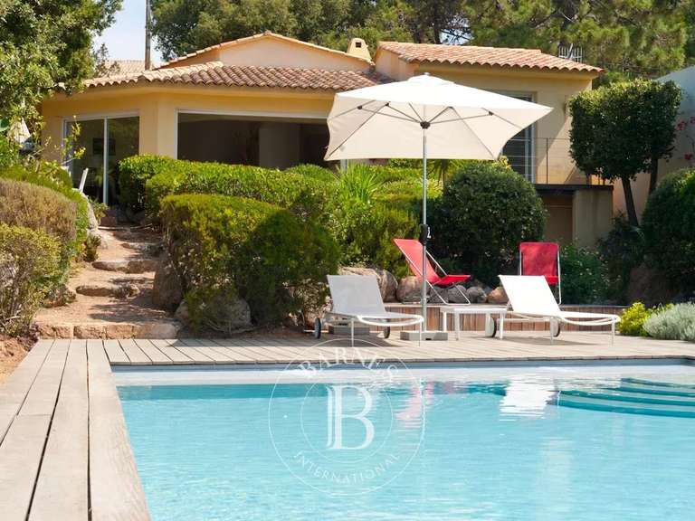 Villa Porto-Vecchio - 3 bedrooms - 140m²